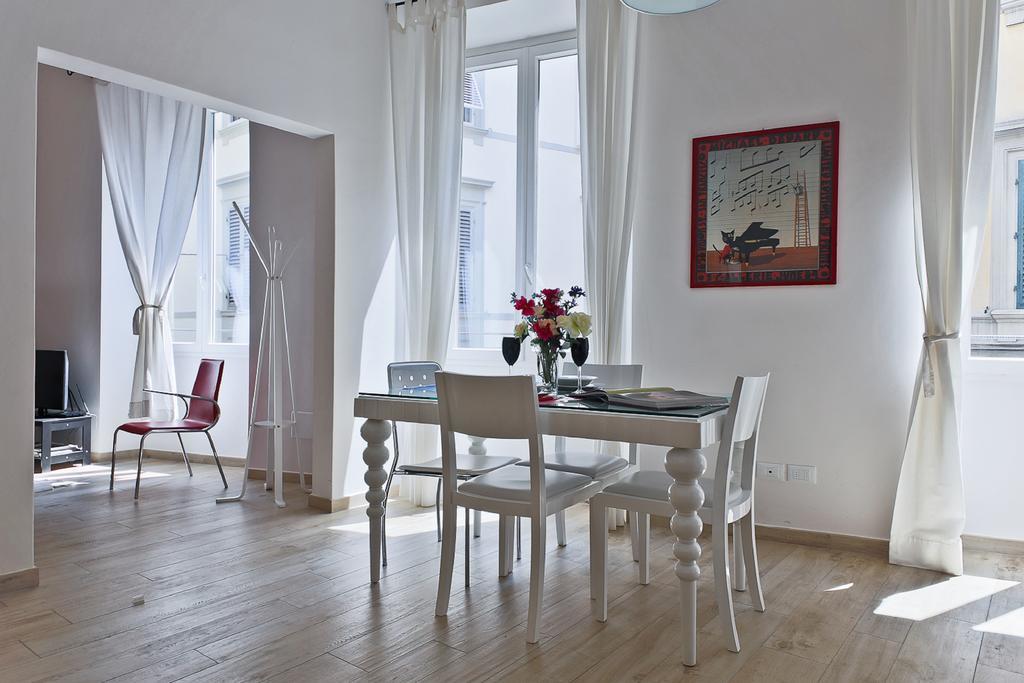 Apartments Florence Pandolfini Street Bilik gambar