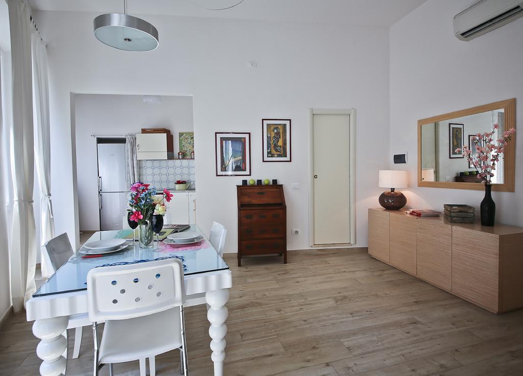 Apartments Florence Pandolfini Street Bilik gambar